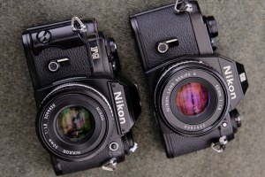 Nikon FG und EM