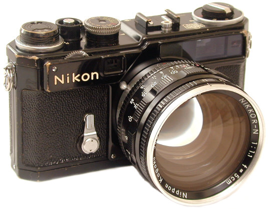 Nikkor 1.1 5cm an einer Nikon SP