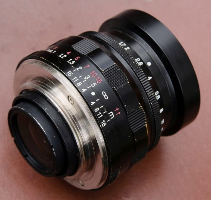 Ultron
              35mm f1.7 Aspherical black Type B