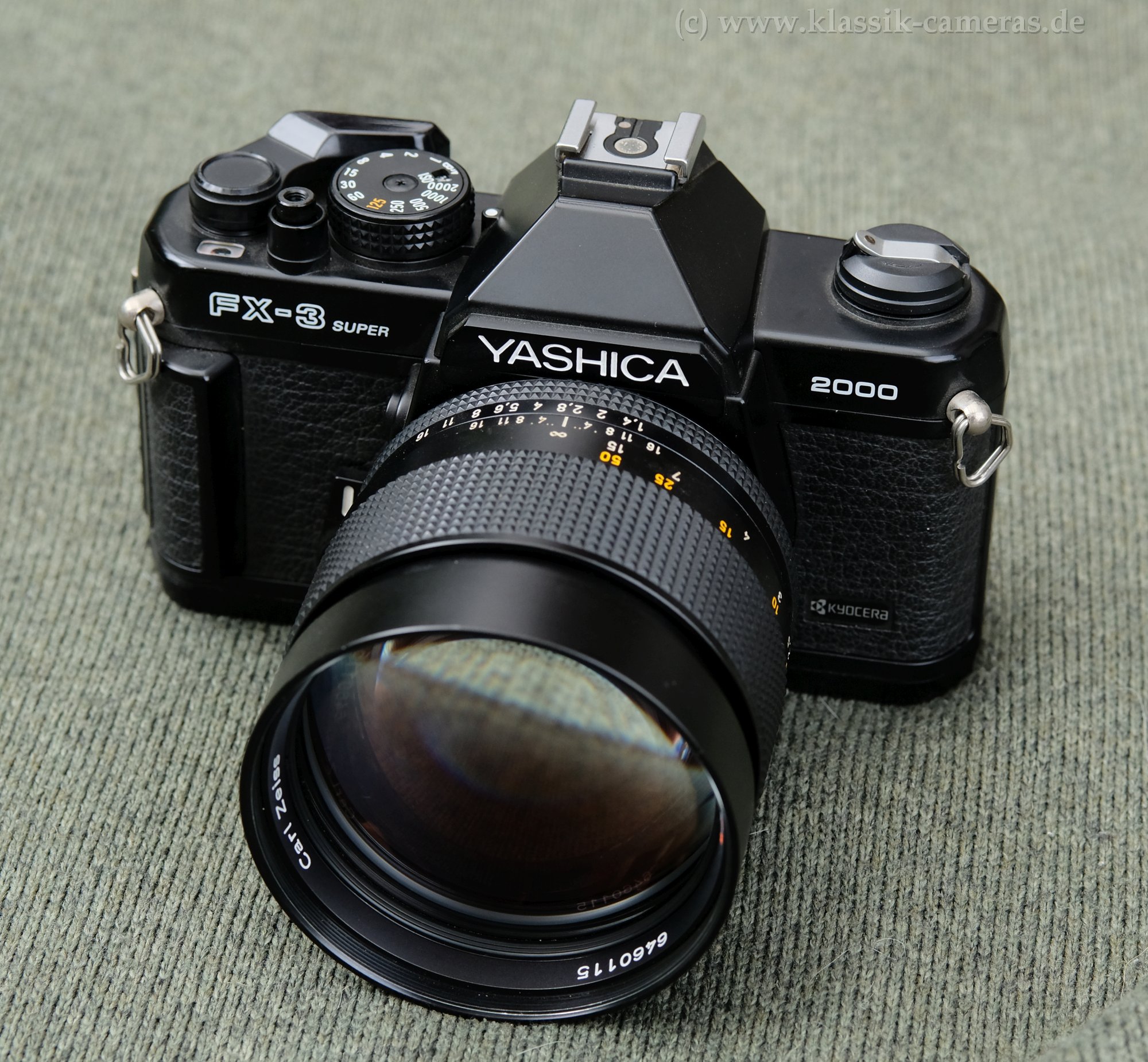 Yashica FX-3
            with Zeiss Planar 85/1.4