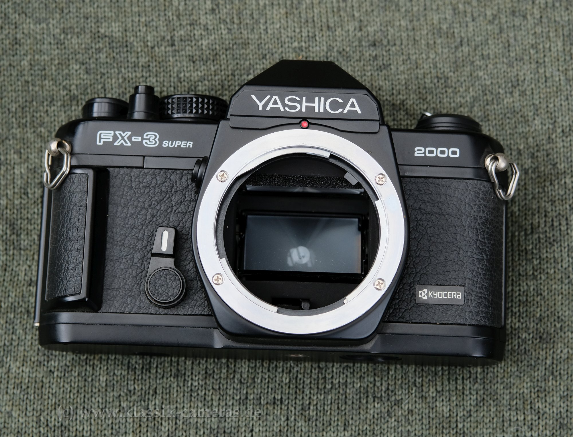 Yashica FX-3 super
            lens mount